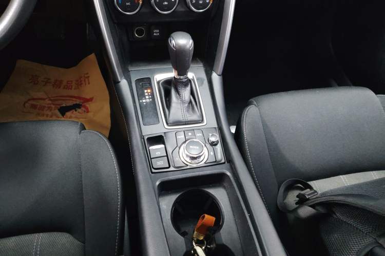 Used Mazda CX-4 2018 2.0L Automatic Two-Wheel Drive Blue Sky Dynamic Version China V Standard Gear Lever