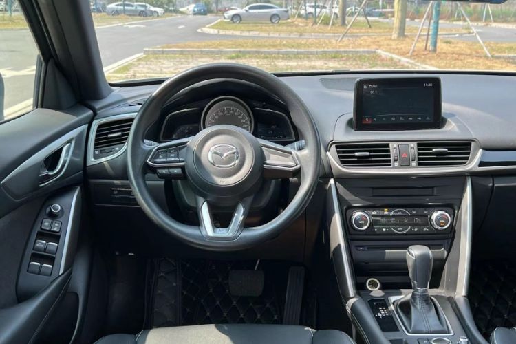 Used Mazda CX-4 2018 2.0L Automatic Two-Wheel Drive Blue Sky Exploration Version China V Standard Interior 4