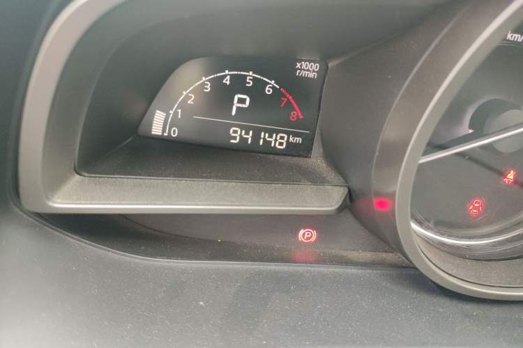 Used Mazda CX-4 2018 2.0L Automatic Two-Wheel Drive Blue Sky Dynamic Version China V Standard Odometer Close Up