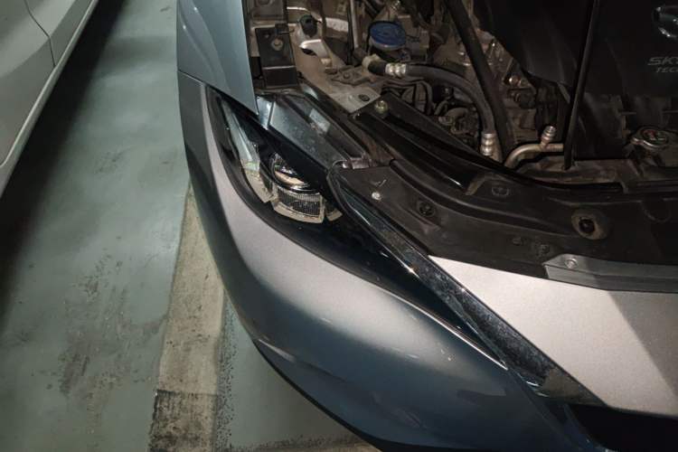 Used Mazda CX-4 2018 2.0L Automatic Two-Wheel Drive Blue Sky Dynamic Version China V Standard Right Front Headlight