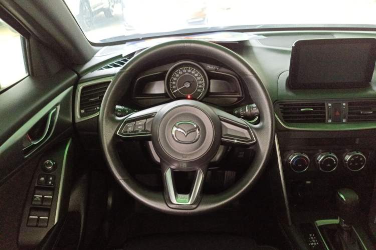 Used Mazda CX-4 2018 2.0L Automatic Two-Wheel Drive Blue Sky Dynamic Version China V Standard Steering Wheel