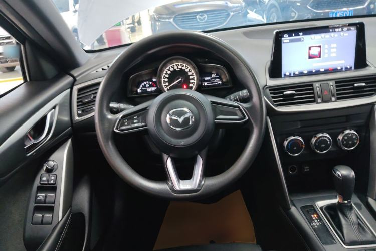 Used Mazda CX-4 2018 2.0L Automatic Two-Wheel Drive Blue Sky Dynamic Version China V Standard Steering Wheel