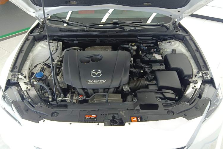 Used Mazda CX-4 2018 2.0L Automatic Two-Wheel Drive Blue Sky Dynamic Version China VI Standard Engine Bay