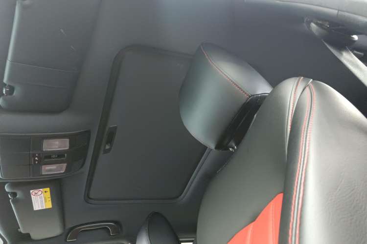 Used Mazda CX-4 2018 2.0L Automatic Two-Wheel Drive Blue Sky Dynamic Version China VI Standard Headliner