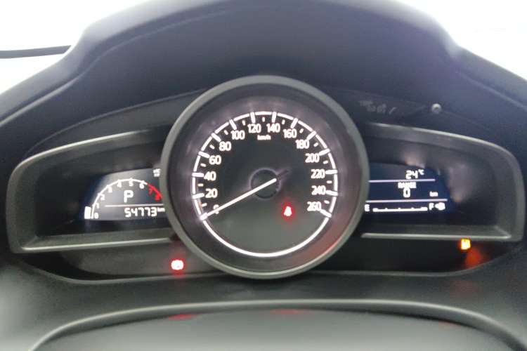 Used Mazda CX-4 2018 2.0L Automatic Two-Wheel Drive Blue Sky Dynamic Version China VI Standard Instrument Cluster