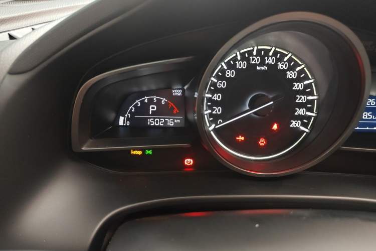 Used Mazda CX-4 2018 2.0L Automatic Two-Wheel Drive Blue Sky Dynamic Version China V Standard Odometer Close Up