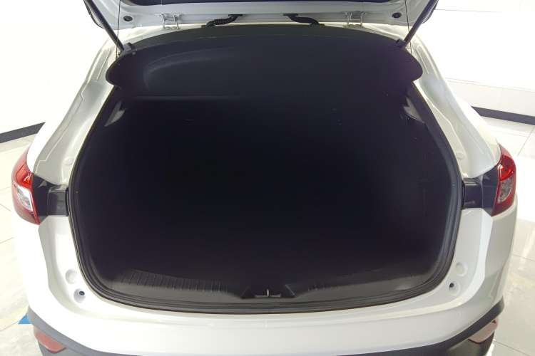 Used Mazda CX-4 2018 2.0L Automatic Two-Wheel Drive Blue Sky Dynamic Version China VI Standard Trunk