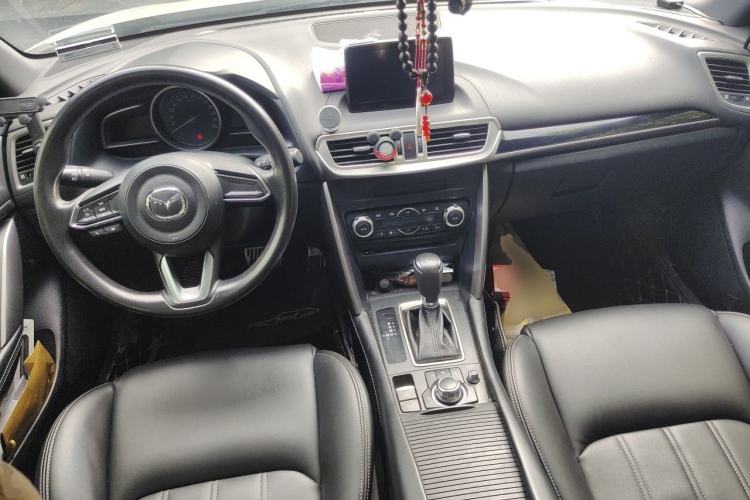 Used Mazda CX-4 2018 2.0L Automatic Two-Wheel Drive Blue Sky Exploration Version China V Standard Center Console
