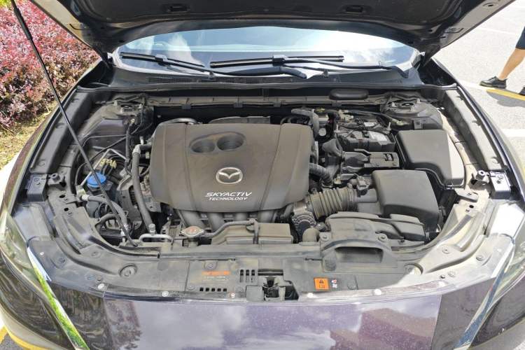 Used Mazda CX-4 2018 2.0L Manual Two-Wheel Drive Blue Sky Dynamic Edition China V Standard Engine Bay