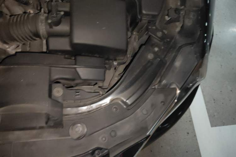 Used Mazda CX-4 2018 2.0L Automatic Two-Wheel Drive Blue Sky Dynamic Version China VI Standard Engine Bay Left