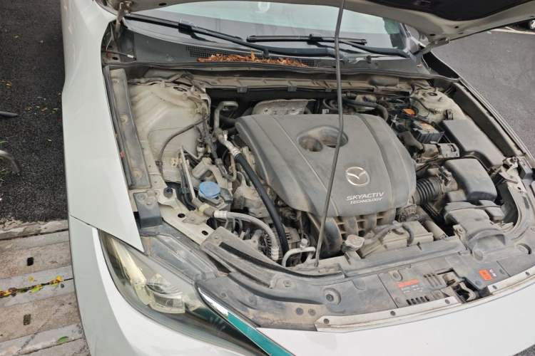 Used Mazda CX-4 2018 2.0L Automatic Two-Wheel Drive Blue Sky Dynamic Version China V Standard Engine Bay Right