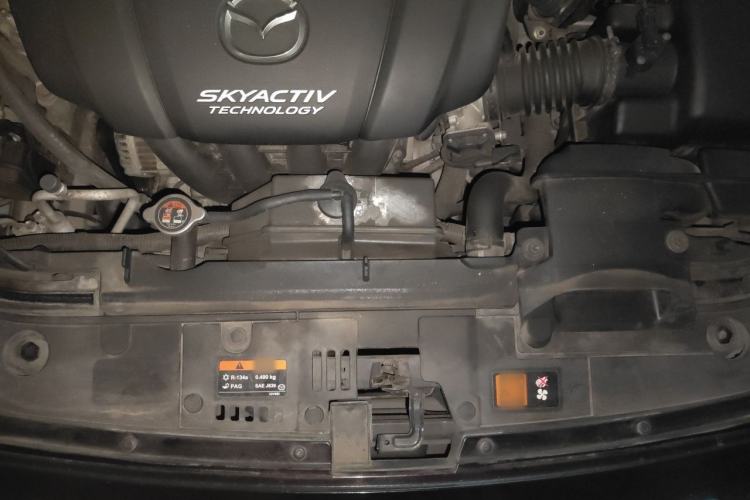 Used Mazda CX-4 2018 2.0L Automatic Two-Wheel Drive Blue Sky Dynamic Version China VI Standard Engine Bay