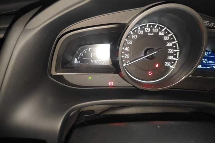 Used Mazda CX-4 2018 2.0L Automatic Two-Wheel Drive Blue Sky Dynamic Version China VI Standard Odometer Close Up
