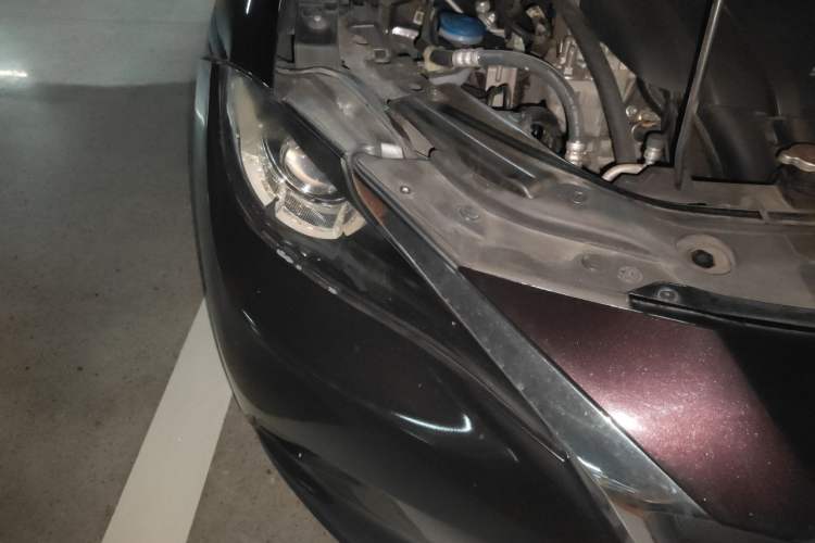 Used Mazda CX-4 2018 2.0L Automatic Two-Wheel Drive Blue Sky Dynamic Version China VI Standard Right Front Headlight