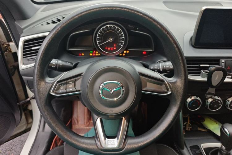 Used Mazda CX-4 2018 2.0L Automatic Two-Wheel Drive Blue Sky Dynamic Version China V Standard Steering Wheel