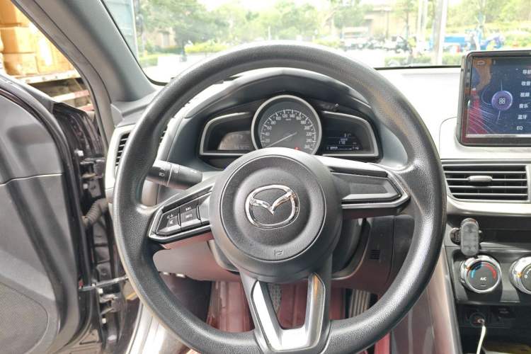 Used Mazda CX-4 2018 2.0L Manual Two-Wheel Drive Blue Sky Dynamic Edition China V Standard Steering Wheel