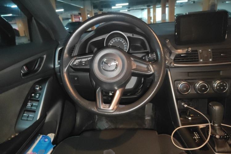 Used Mazda CX-4 2018 2.0L Automatic Two-Wheel Drive Blue Sky Dynamic Version China VI Standard Steering Wheel