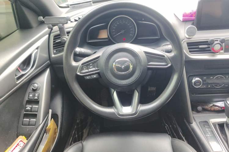 Used Mazda CX-4 2018 2.0L Automatic Two-Wheel Drive Blue Sky Exploration Version China V Standard Steering Wheel