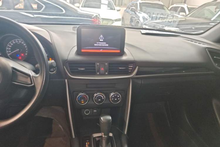 Used Mazda CX-4 2018 2.0L Automatic Two-Wheel Drive Blue Sky Dynamic Version China V Standard Audio And AC Panel