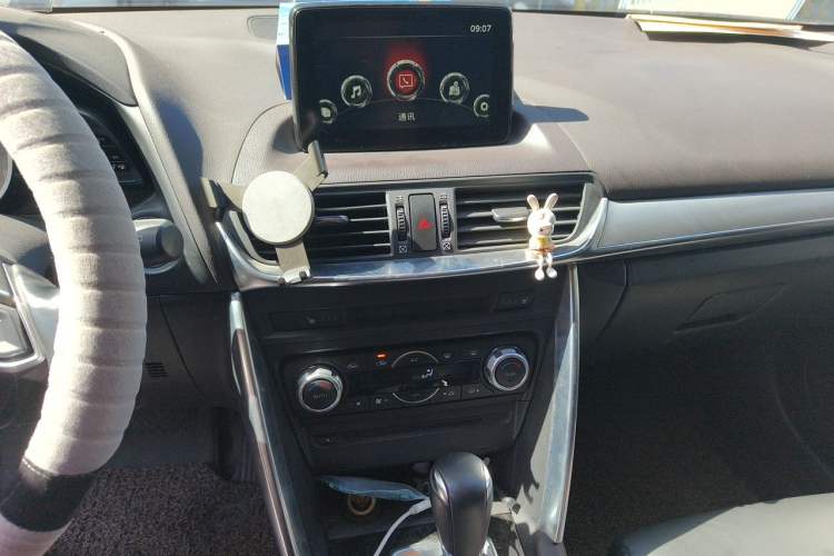 Used Mazda CX-4 2018 2.0L Automatic Two-Wheel Drive Blue Sky Leading Edition China V Standard Audio And AC Panel