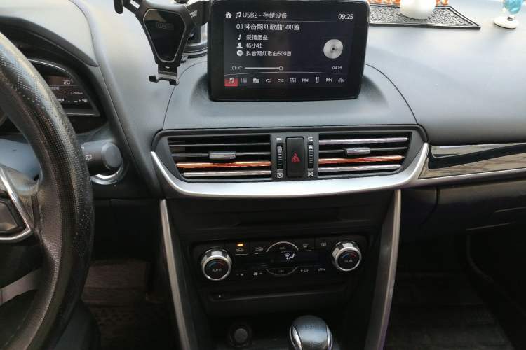 Used Mazda CX-4 2018 2.0L Automatic Two-Wheel Drive Blue Sky Exploration Version China V Standard Audio And AC Panel