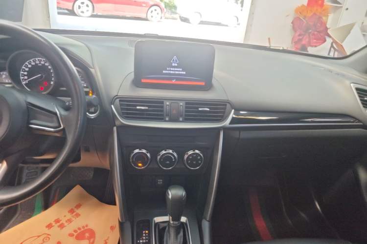 Used Mazda CX-4 2018 2.0L Automatic Two-Wheel Drive Blue Sky Dynamic Version China V Standard Audio And AC Panel