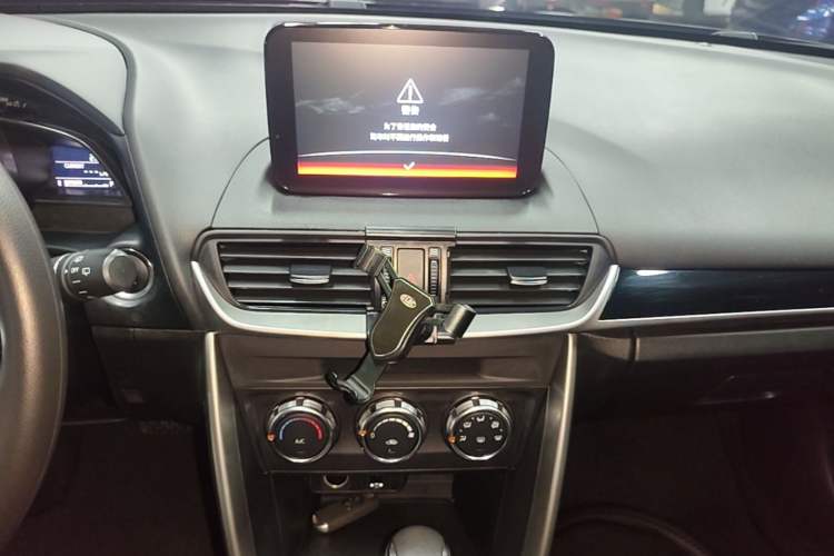 Used Mazda CX-4 2018 2.0L Automatic Two-Wheel Drive Blue Sky Dynamic Version China VI Standard Audio And AC Panel