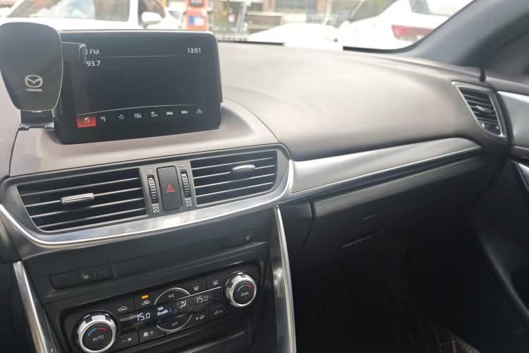 Used Mazda CX-4 2018 2.0L Automatic Two-Wheel Drive Blue Sky Leading Edition China V Standard Audio And AC Panel