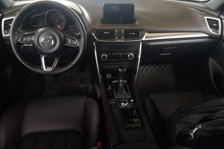 Used Mazda CX-4 2018 2.0L Automatic Two-Wheel Drive Blue Sky Luxury Edition Center Console