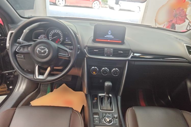Used Mazda CX-4 2018 2.0L Automatic Two-Wheel Drive Blue Sky Dynamic Version China V Standard Center Console