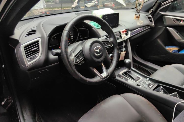 Used Mazda CX-4 2018 2.0L Automatic Two-Wheel Drive Blue Sky Luxury Edition Center Console