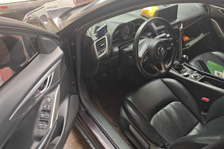 Used Mazda CX-4 2018 2.0L Manual Two-Wheel Drive Blue Sky Dynamic Edition China V Standard Driver Seat