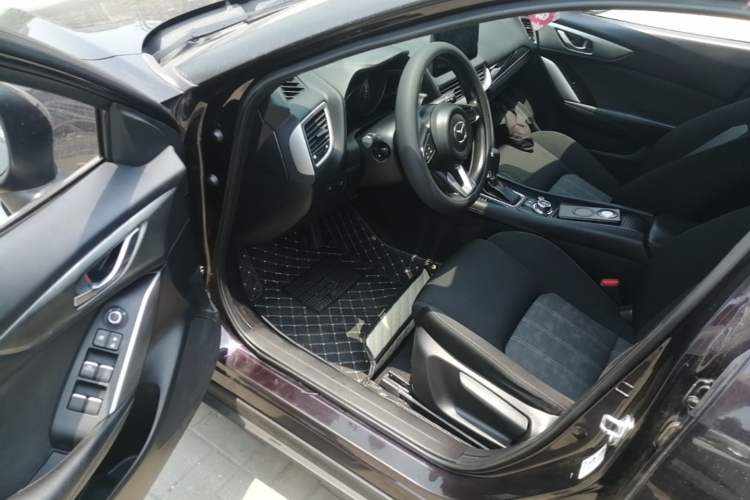 Used Mazda CX-4 2018 2.0L Automatic Two-Wheel Drive Blue Sky Dynamic Version China V Standard Driver Seat