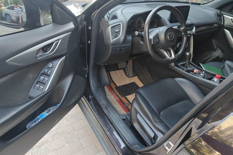 Used Mazda CX-4 2018 2.0L Automatic Two-Wheel Drive Blue Sky Dynamic Version China VI Standard Driver Seat