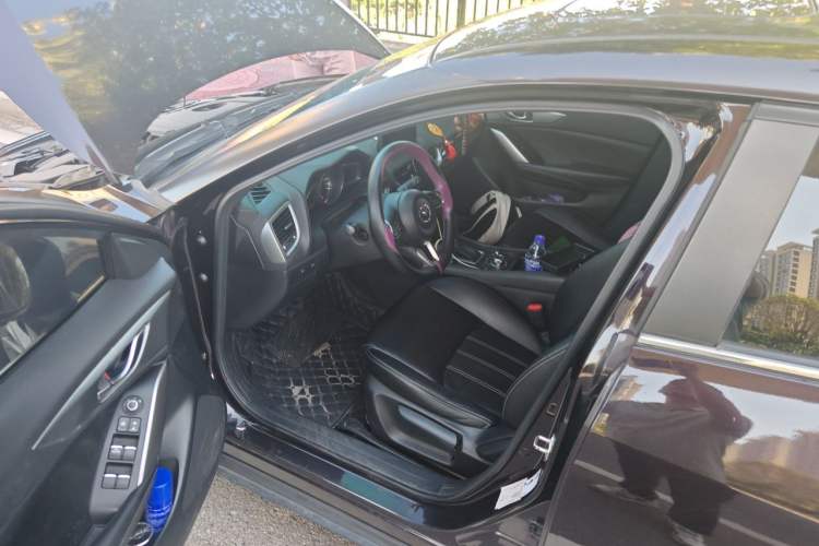 Used Mazda CX-4 2018 2.0L Automatic Two-Wheel Drive Blue Sky Dynamic Version China VI Standard Driver Seat