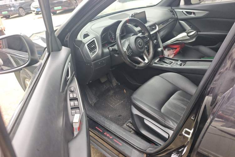 Used Mazda CX-4 2018 2.0L Automatic Two-Wheel Drive Blue Sky Exploration Version China V Standard Driver Seat
