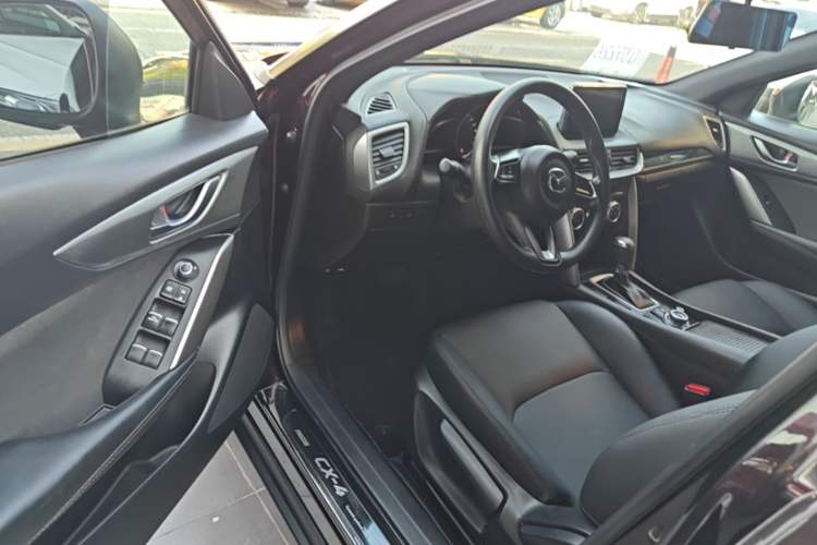 Used Mazda CX-4 2018 2.0L Automatic Two-Wheel Drive Blue Sky Dynamic Version China V Standard Driver Seat