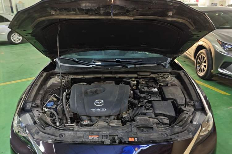 Used Mazda CX-4 2018 2.0L Automatic Two-Wheel Drive Blue Sky Dynamic Version China V Standard Engine Bay