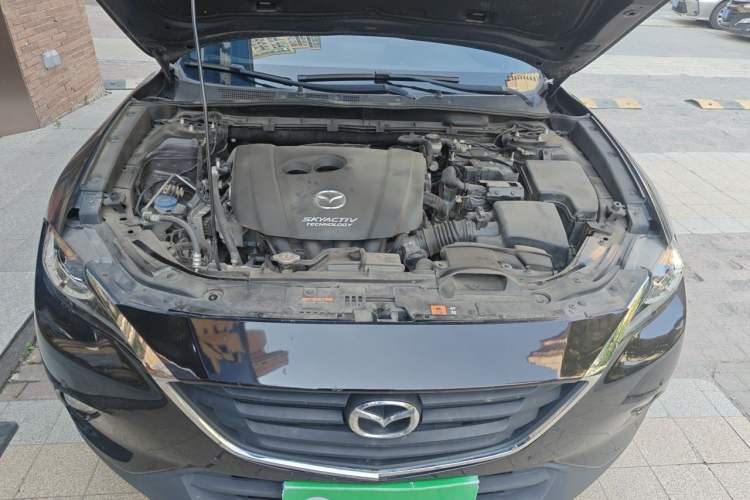 Used Mazda CX-4 2018 2.0L Automatic Two-Wheel Drive Blue Sky Dynamic Version China VI Standard Engine Bay
