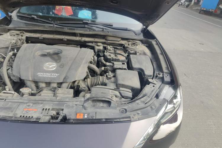 Used Mazda CX-4 2018 2.0L Automatic Two-Wheel Drive Blue Sky Dynamic Version China V Standard Engine Bay Left