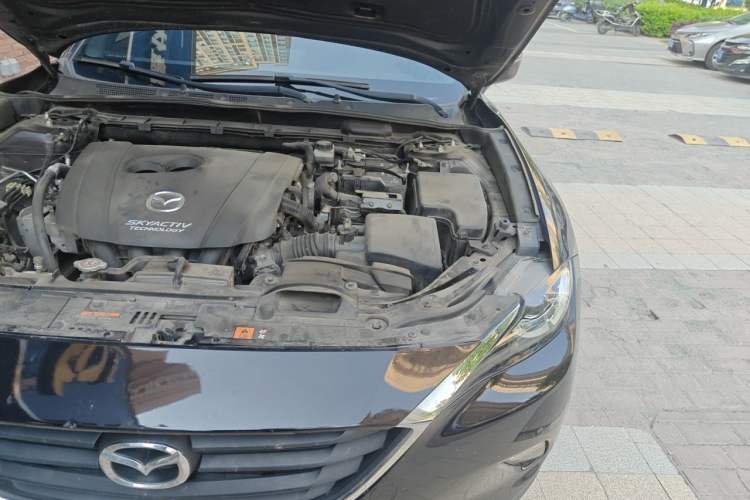 Used Mazda CX-4 2018 2.0L Automatic Two-Wheel Drive Blue Sky Dynamic Version China VI Standard Engine Bay Left