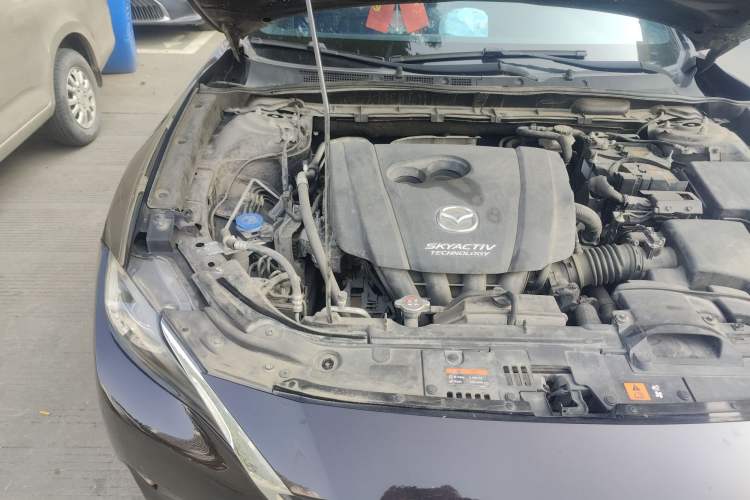 Used Mazda CX-4 2018 2.0L Automatic Two-Wheel Drive Blue Sky Dynamic Version China V Standard Engine Bay Right