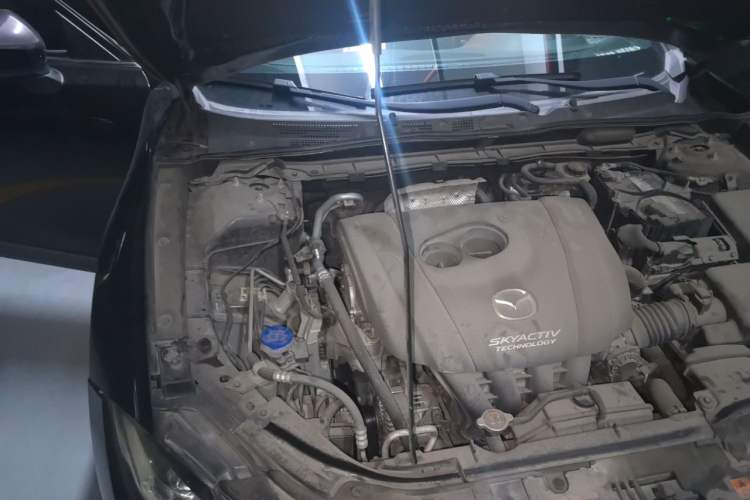 Used Mazda CX-4 2018 2.0L Automatic Two-Wheel Drive Blue Sky Dynamic Version China V Standard Engine Bay Right