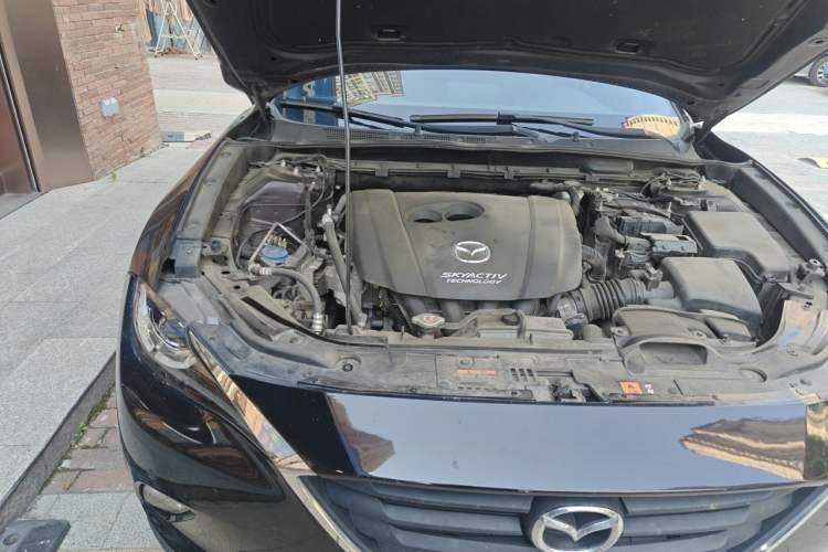 Used Mazda CX-4 2018 2.0L Automatic Two-Wheel Drive Blue Sky Dynamic Version China VI Standard Engine Bay Right