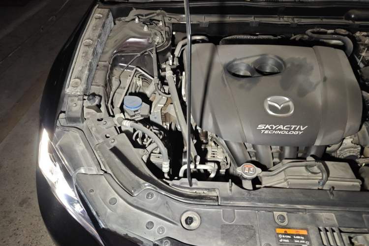 Used Mazda CX-4 2018 2.0L Automatic Two-Wheel Drive Blue Sky Leading Edition China V Standard Engine Bay Right