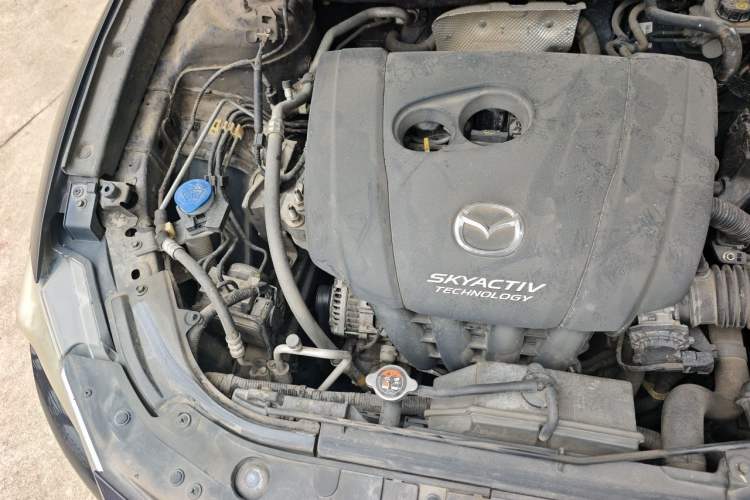 Used Mazda CX-4 2018 2.0L Automatic Two-Wheel Drive Blue Sky Exploration Version China V Standard Engine Bay Right