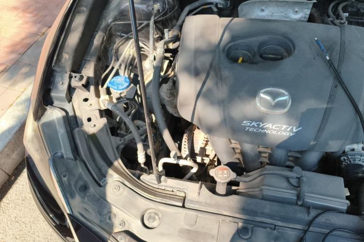 Used Mazda CX-4 2018 2.0L Automatic Two-Wheel Drive Blue Sky Dynamic Version China V Standard Engine Bay Right