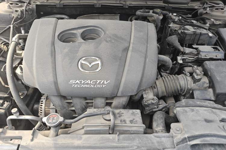 Used Mazda CX-4 2018 2.0L Automatic Two-Wheel Drive Blue Sky Dynamic Version China VI Standard Engine Bay