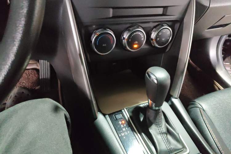 Used Mazda CX-4 2018 2.0L Automatic Two-Wheel Drive Blue Sky Dynamic Version China VI Standard Gear Lever