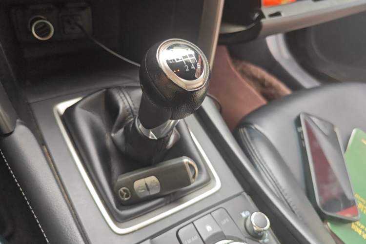 Used Mazda CX-4 2018 2.0L Manual Two-Wheel Drive Blue Sky Dynamic Edition China V Standard Gear Lever